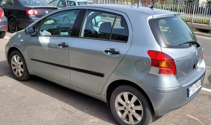 Toyota Yaris cena 13000 przebieg: 235000, rok produkcji 2009 z Poznań małe 211